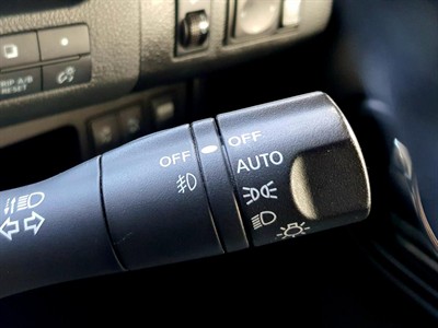 2012 Nissan Serena - Thumbnail